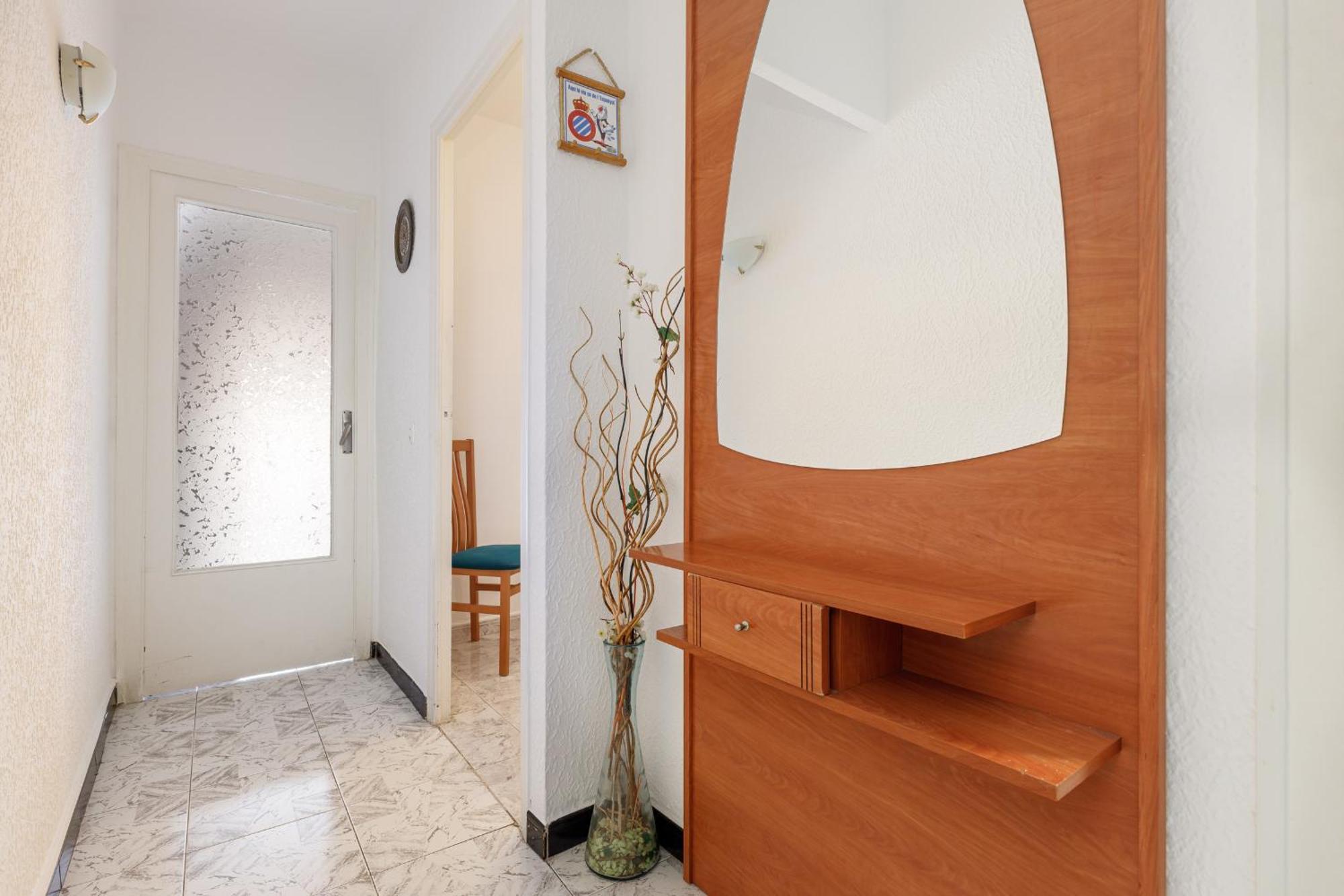 Besos - Bright Apartment Close To Congress & Port Сан-Адріа-де-Бесос Екстер'єр фото