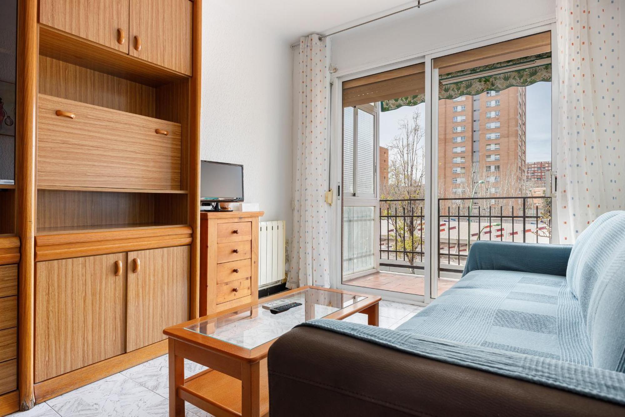 Besos - Bright Apartment Close To Congress & Port Сан-Адріа-де-Бесос Екстер'єр фото