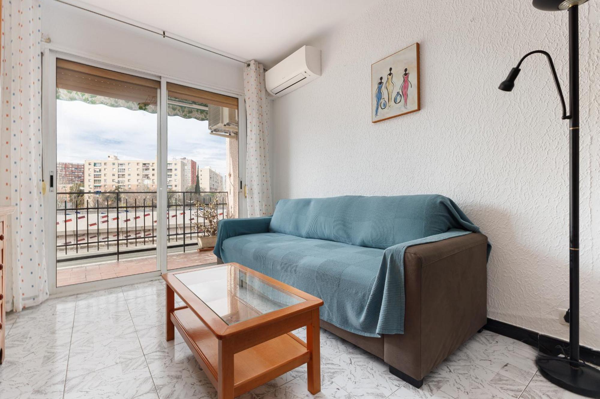 Besos - Bright Apartment Close To Congress & Port Сан-Адріа-де-Бесос Екстер'єр фото