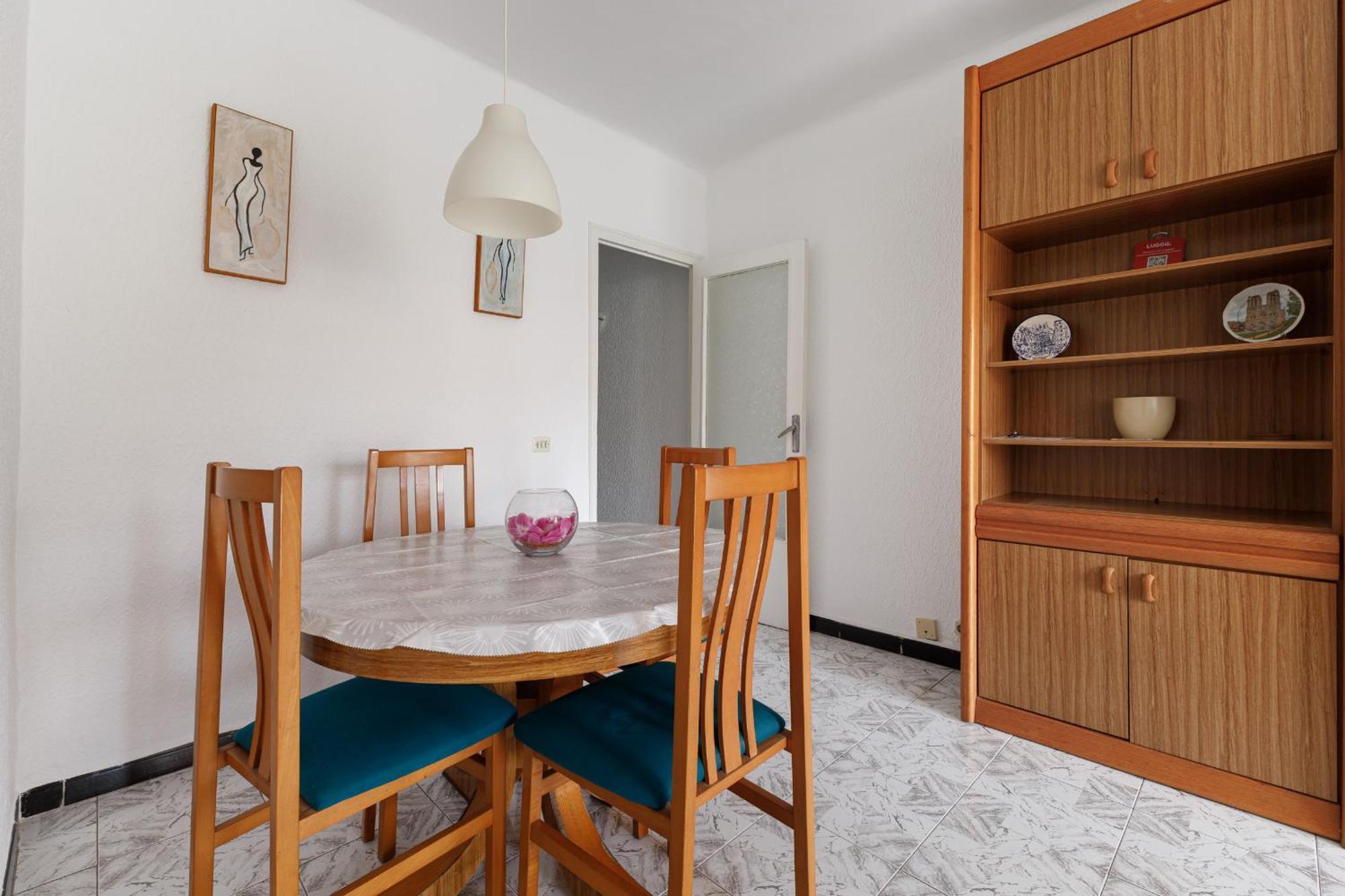 Besos - Bright Apartment Close To Congress & Port Сан-Адріа-де-Бесос Екстер'єр фото
